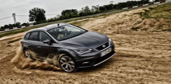 Arriva in Italia la SEAT Leon Connect