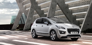 Nuova PEUGEOT 3008 Hybrid4 2.0 Diesel 200 CV