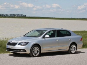 Skoda Superb - berlina 3 vol. 4 porte